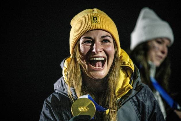 Gold medalist Julia Taubitz of Germany poses with her medal on the podium after winning the Women s Singles Luge competition at the 2026 Olympic Winter games, Winterspiele,Spiele, Summer games on February 10, 2026 in Cortina d Ampezzo, Italy. *** Gold medalist Julia Taubitz of Germany poses with her medal on the podium after winning the Women s Singles Luge competition at the 2026 Olympic Winter Games on February 10, 2026 in Cortina d Ampezzo, Italy Copyright: HMBxMedia MarcxNiemeyer