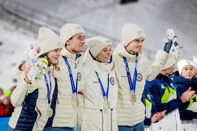 OLYMPICS - Winter Olympic Games, Olympische Spiele, Olympia, OS Milano Cortina 2026 PREDAZZO,ITALY,10.FEB.26 - OLYMPICS, Ski jumping, Skispringen, Ski, nordisch - Winter Olympic Games Milano Cortina 2026, normal hill, mixed team, medal ceremony. Image shows Anna Odine Stroem, Kristoffer Eriksen Sundal, Eirin Maria Kvandal and Marius Lindvik (NOR).  GEPAxpictures xMatthiasxTrinkl
