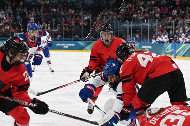 GIOCHI OLIMPICI - Olimpiadi Invernali Milano-Cortina 2026 - Ice hockey, Eishockey - CANADA vs USA Canada defense during Ice Hockey - CANADA vs USA, Olympic Winter games, Winterspiele,Spiele, Summer games Milano-Cortina 2026 in Milano, Italy, February 10 2026 Cortina D Ampezzo Italy  Copyright: xIPAxSport ABACAx