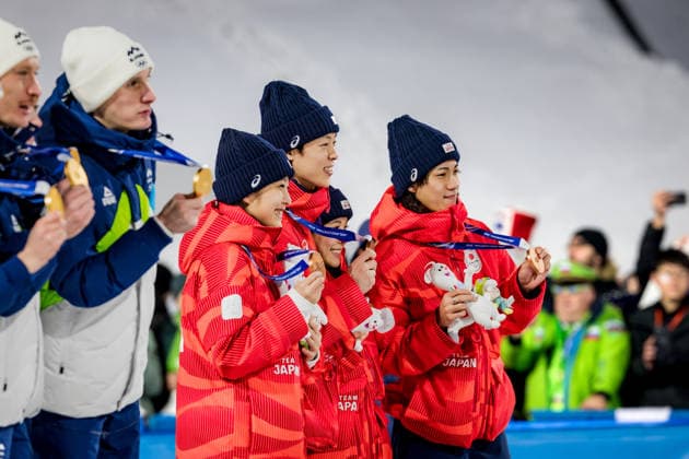 OLYMPICS - Winter Olympic Games, Olympische Spiele, Olympia, OS Milano Cortina 2026 PREDAZZO,ITALY,10.FEB.26 - OLYMPICS, Ski jumping, Skispringen, Ski, nordisch - Winter Olympic Games Milano Cortina 2026, normal hill, mixed team, medal ceremony. Image shows Nozomi Maruyama, Ryoyu Kobayashi, Sara Takanashi and Ren Nikaido (JPN).  GEPAxpictures xMatthiasxTrinkl