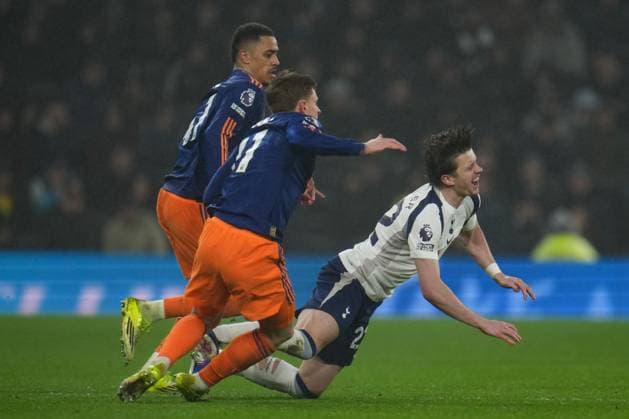 Conor Gallagher of Tottenham Hotspur is brought down by Harvey Barnes of Newcastle United Tottenham Hotspur v Newcastle United, Premier League, Football, Tottenham Hotspur Stadium, London, UK - 10 Feb 2026London Tottenham Hotspur Stadium United Kingdom EDITORIAL USE ONLY No use with unauthorised audio, video, data, fixture lists, club league logos or live services. Online in-match use limited to 120 images, no video emulation. No use in betting, games or single club league player publications. Copyright: xJoexToth Shutterstockx 16537168al