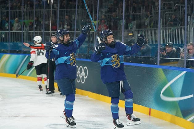Milano Cortina, 2026 , Winter Olympic Games, Olympische Spiele, Olympia, OS Olympische Winter-Olympische spiele 2026 , Eishockey Frauen, Women s Preliminary Round Kanada vs USA Finnland-Schweiz, Finland-Switzerland Ice hockey, Eishockey Arena Rho Milano, Sanni Vanhanen Viivi Vainikka jubel, Finland, Finnland, FIN Photocopyright Gladys Chai von der Laage *** Milano Cortina, 2026 , Winter Olympic Games, Winter Olympic Games 2026 , Ice Hockey Women, Women s Preliminary Round Canada vs USA Finland Switzerland, Finland Switzerland Ice Hockey Arena Rho Milano, Sanni Vanhanen Viivi Vainikka jubel, Finland, Finland, FIN Photocopyright Gladys Chai von der Laage