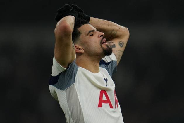 Dominic Solanke of Tottenham Hotspur reacts after failing to score Tottenham Hotspur v Newcastle United, Premier League, Football, Tottenham Hotspur Stadium, London, UK - 10 Feb 2026London Tottenham Hotspur Stadium United Kingdom EDITORIAL USE ONLY No use with unauthorised audio, video, data, fixture lists, club league logos or live services. Online in-match use limited to 120 images, no video emulation. No use in betting, games or single club league player publications. Copyright: xJoexToth Shutterstockx 16537168ao