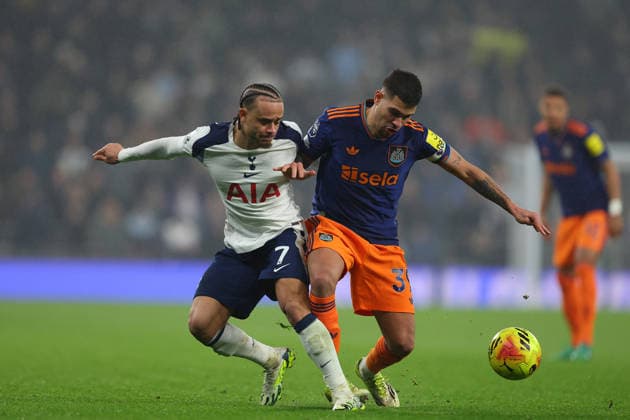 10th February 2026; Tottenham Hotspur Stadium, London, England; Premier League Football, Tottenham Hotspur versus Newcastle United; Bruno Guimaraes of Newcastle United under pressure from Xavi Simons of Tottenham Hotspur  JohnxPatrickxFletcher Content restricted for UK based newspaper