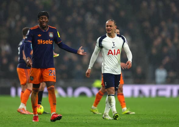 10th February 2026; Tottenham Hotspur Stadium, London, England; Premier League Football, Tottenham Hotspur versus Newcastle United; Xavi Simons of Tottenham Hotspur shouting at Anthony Elanga of Newcastle United  JohnxPatrickxFletcher Content restricted for UK based newspaper