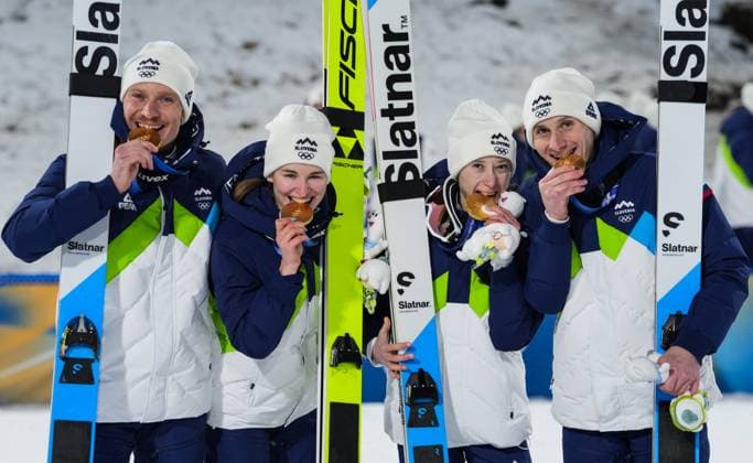 Milano Cortina 2026 Winter Olympics VAL DI FIEMME, ITALY - FEBRUARY 10: Slovenian athletes Anze Lanisek (L), Nika Vodan (2nd L), Nika Prevc (2nd R) and Domen Prevc (R) pose for a photo with their gold medals on the podium after Ski jumping, Skispringen, Ski, nordisch mixed team final of the Milano Cortina 2026 Winter Olympic Games, Olympische Spiele, Olympia, OS at Predazzo Ski Jumping Stadium in Val di Fiemme (Predazzo), Italy on February 10, 2026. Cemal Yurttas Anadolu Val di Fiemme Italy. Editorial use only. Please get in touch for any other usage.  Copyright: x2026xAnadoluxCemalxYurttasx