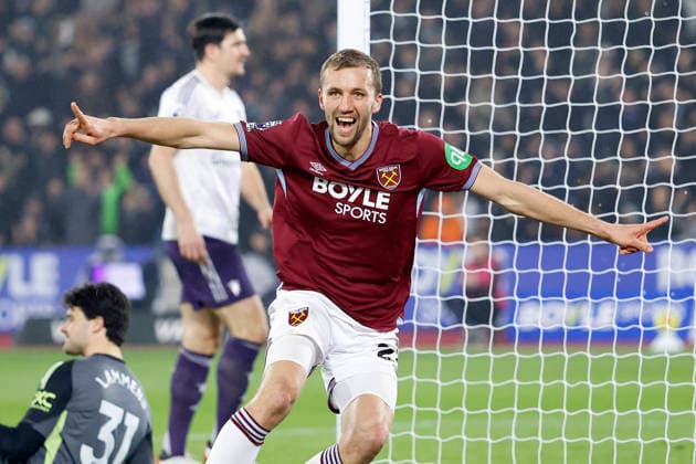West Ham United v Manchester United, ManU - Premier League Tomas Soucek of West Ham United celebrates 1st goal during the Premier League match between West Ham United and Manchester United at London Stadium on February 10, 2026 in London, England. WARNING! This Photograph May Only Be Used For Newspaper And Or Magazine Editorial Purposes. May Not Be Used For Publications Involving 1 player, 1 Club Or 1 Competition Without Written Authorisation From Football DataCo Ltd. For Any Queries, Please Contact Football DataCo Ltd on +44 (0) 207 864 9121 London London Stadium England United Kingdom Copyright: xAllstarxPicturexLibraryxLtdx