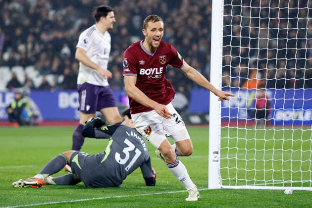 West Ham United v Manchester United, ManU - Premier League Tomas Soucek of West Ham United celebrates 1st goal during the Premier League match between West Ham United and Manchester United at London Stadium on February 10, 2026 in London, England. WARNING! This Photograph May Only Be Used For Newspaper And Or Magazine Editorial Purposes. May Not Be Used For Publications Involving 1 player, 1 Club Or 1 Competition Without Written Authorisation From Football DataCo Ltd. For Any Queries, Please Contact Football DataCo Ltd on +44 (0) 207 864 9121 London London Stadium England United Kingdom Copyright: xAllstarxPicturexLibraryxLtdx