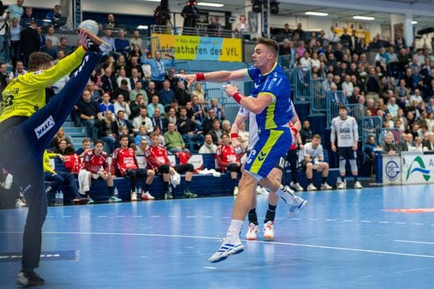 Kevin Moller, Goalkeeper SG Flensburg Handewitt 20 , Å tÄpan Zeman, Circle winger, VfL Gummersbach 66 , VfL Gummersbach vs SG Flensburg Handewitt, Daikin Handball Bundesliga, Men , 20 Matchday, 10 02 2026 Gummersbach NRW Germany Copyright: xkolbert-press MartinxWdziecznyx