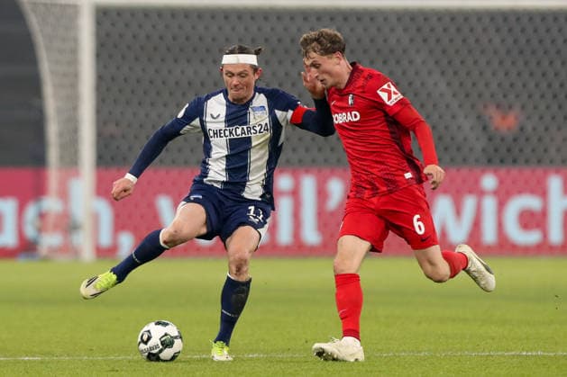10.02.206, xtgx, Fussball - DFB Pokal 1 4 Finale Hertha BSC Berlin - SC Freiburg emspor, v.l. Fabian Reese (Hertha, 11), Patrick Osterhage (Freiburg, 6) Zweikampf, Duell, Kampf, tackle (DFL DFB REGULATIONS PROHIBIT ANY USE OF PHOTOGRAPHS as IMAGE SEQUENCES and or QUASI-VIDEO) Berlin *** 10 02 206, xtgx, Fußball DFB Pokal 1 4 Finale Hertha BSC Berlin SC Freiburg emspor, v l Fabian Reese Hertha, 11 , Patrick Osterhage Freiburg, 6 Zweikampf, Duell, Kampf, tackle DFL DFB REGULATIONS PROHIBIT ANY USE OF PHOTOGRAPHS as IMAGE SEQUENCES and or QUASI VIDEO Berlin