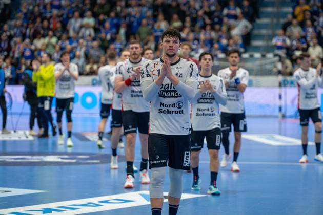 The players after the defeat in Gummersbach VfL Gummersbach vs SG Flensburg Handewitt, Daikin Handball Bundesliga, Men , 20 Matchday, 10 02 2026 Gummersbach NRW Germany Copyright: xkolbert-press MartinxWdziecznyx