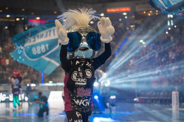 Handball I Men I Season 2025 2026 I Bundesliga I 20 Matchday I TVB Stuttgart ThSV Eisenach I 10 02 2026 Johnny Blue Mascot, TVB Stuttgart in special jersey for carnival Stuttgart Porsche Arena Baden Württemberg Germany Copyright: xLobeca MaxxPetershansx