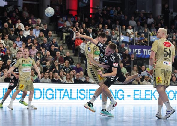 10 02 2026 Handball 1 Bundesliga DAIKIN HBL Season 2025 2026 20 Matchday HC Erlangen Metropolregion Nürnberg HCE TSV Hannover Burgdorf Die Recken DaMa xdaxmax Hannes Feise 56, TSV Hannover Burgdorf Sander Andreassen Overjordet 8, HC Erlangen HCE