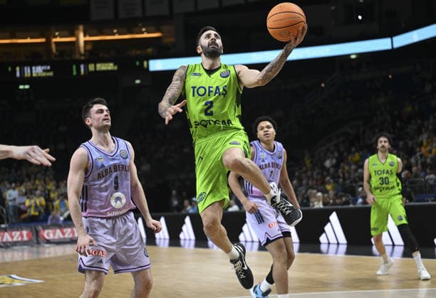 Alba Berlin v TOFAS - Basketball Champions League BERLIN, GERMANY - FEBRUARY 10: Alex Perez (2) of TOFAS in action during the Basketball Champions League Round of 16 Group J fourth match between Alba Berlin and TOFAS at Uber Arena in Berlin, Germany on February 10, 2026. Halil Sagirkaya Anadolu Berlin Germany. Editorial use only. Please get in touch for any other usage.  Copyright: x2026xAnadoluxHalilxSagirkayax