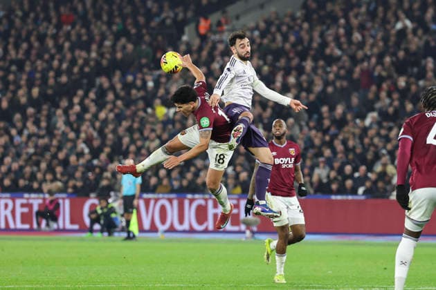 West Ham United v Manchester United, ManU Premier League Manchester United midfielder Bruno Fernandes (8) and West Ham United midfielder Mateus Fernandes (18) aerial battle during the West Ham United v Manchester United Premier League match at the London Stadium, London, England on 10 February 2026 Credit: Phil Duncan Every Second Media Editorial use only. All images are copyright Every Second Media Limited. No images may be reproduced without prior permission. All rights reserved. Premier League and Football League images are subject to licensing agreements with Football DataCo Limited. see https: www.football-dataco.com Copyright: xIMAGO EveryxSecondxMediax ESM-1794-0035 PhilxDuncanx xEveryxSecondxMediax