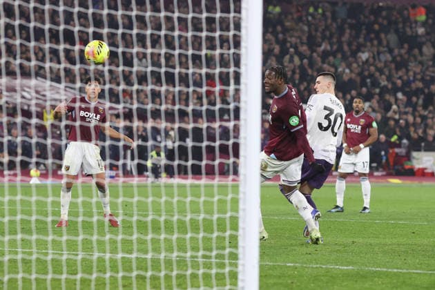 West Ham gegen Man Utd 10. Februar 2026, London Premier League Fußball West Ham United gegen Manchester United Benjamin Sesko von Manchester United erzielt den Ausgleichstreffer zum 1  Copyright: xCharlottexWilsonx xOffsidexOffside