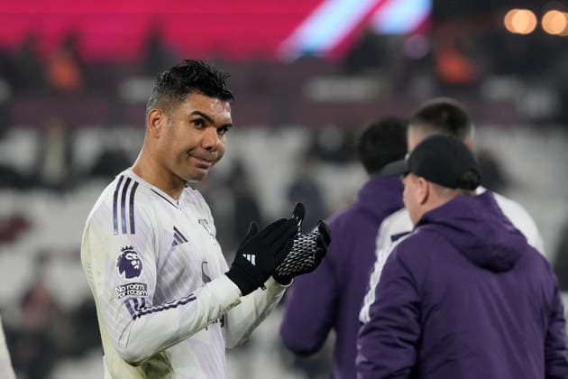 West Ham United v Manchester United, ManU Premier League Manchester United midfielder Casemiro (18) at the final whistle of the Premier League match between West Ham United and Manchester United at the London Stadium, London, UK on 10 February 2026. London London Stadium UK Editorial use only DataCo restrictions apply See www.football-dataco.com , Copyright: xStephenxFlynnx PSI-23718-0158