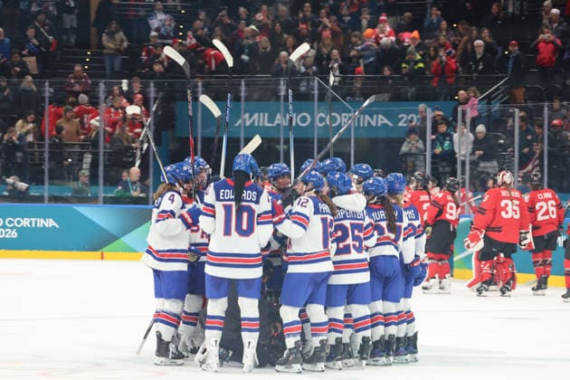 February 10, 2026, Milan, Lombardy, Italy: United States players celebrate after defeating Canada in women s Ice hockey, Eishockey group A play during the Milano Cortina 2026 Olympic Winter games, Winterspiele,Spiele, Summer games at Milano Santagiulia Ice Hockey Arena Olympics 2026: Milano Cortina: Ice Hockey Women S Group A - CAN-USA  - ZUMAm117 20260210_oly_m117_028 Copyright: xDavidxMcIntyrex