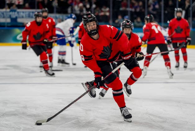 February 10, 2026, Milan, Lombardy, USA: Forward Sarah Fillier 10 of Team Canada plays against Team USA in the Preliminary Round Group A at the Milano Santagiulia Ice hockey, Eishockey Arena in MILAN, Italy during the 2026 Milano Cortina Winter Olympics. Team USA defeats Canada, 5-0. Milan USA - ZUMAa161 20260210_aaa_a161_167 Copyright: xWalterxG.xArcexSr.x