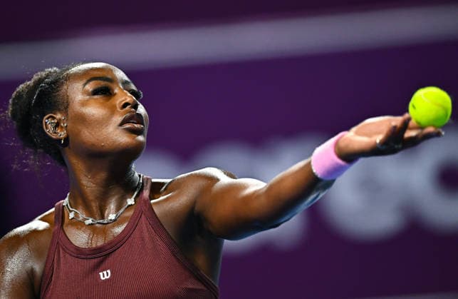 February 10, 2026, Doha, Qatar: Alycia Parks of the United States plays against Qinwen Zheng of China (not in view) during their round of 32 match at the WTA, Tennis Damen Qatar TotalEnergies Open 2026 tennis tournament at the Khalifa International Tennis Complex. .? Qinwen Zheng won against Alycia Parks 6-7,6-3,2-6. WTA Qatar TotalEnergies Open 2026-Round Of 32 In Doha - 10 Feb 2026  - ZUMAs197 20260210_aaa_s197_319 Copyright: xNoushadxVariyattiyakkalx