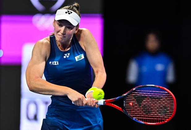 WTA, Tennis Damen Qatar TotalEnergies Open 2026-round of 32 in Doha - 10 Feb 2026 Elena Rybakina of Kazakhstan plays against Xinyu Wang of China (not in view) during their round of 32 match at the WTA Qatar TotalEnergies Open 2026 tennis tournament at the Khalifa International Tennis Complex. Elena Rybakina won against Xinyu Wang 6-2,6-4. ?? Doha Qatar Copyright: xNoushadxVariyattiyakkalx xSOPAxImagesx NVRITYAKAL4-039