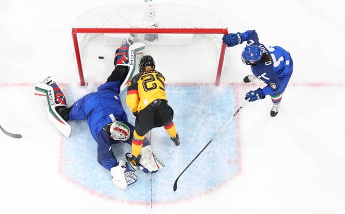 260210 -- MILAN, Feb. 10, 2026 -- Laura Kluge C of Germany scores during the Ice hockey, Eishockey women s preliminary round group B match between Germany and Italy of the Milan-Cortina 2026 Olympic Winter games, Winterspiele,Spiele, Summer games in Milan, Italy, Feb. 10, 2026. MICO2026ITALY-MILAN-OLYMPIC WINTER GAMES-ICE HOCKEY-WOMEN-PRELIMINARY-GER VS ITA WangxKaiyan  (MICO2026)ITALY-MILAN-OLYMPIC WINTER GAMES-ICE HOCKEY-WOMEN-PRELIMINARY-GER VS ITA IMAGO WangxKaiyan  imago images 0847274535