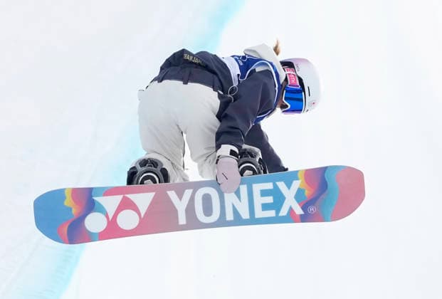Sena Tomita of Japan competes in the Women s Snowboard Halfpipe qualifications at the Milano Cortina 2026 Winter Olympic Games, Olympische Spiele, Olympia, OS in Livigno, Italy, on Wednesday, February 11, 2026.  OLY20260211814 BOBxSTRONG