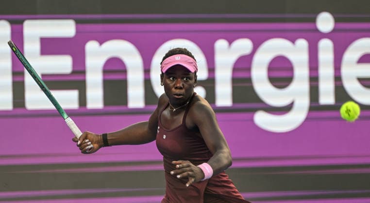 Qatar TotalEnergies Open 2026 - Day Four DOHA, QATAR FEBRUARY 11: Victoria Mboko of Canada competes against Mirra Andreeva in the Round of 16 on Day Four of the Qatar TotalEnergies Open, part of the Hologic WTA, Tennis Damen Tour, at the Khalifa International Tennis and Squash Complex on February 11, 2026 in Doha, Qatar. Doha Qatar  Copyright: xArturxWidakx originalFilename:widak-qatartot260211_npRge.jpg