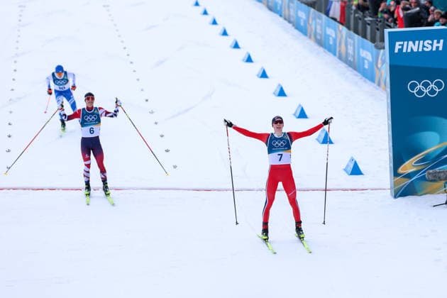 Olympische Winterspiele Milano Cortina 2026 Nordische Kombination Einzel Gundersen Normalschanze 10km am 11.02.2026 im Tesero Cross-Country Skiing Stadium in Cortina d™Ampezzo Jens Luraas Oftebro ( Norwegen ) gewinnt die Gold Medaille *** Olympic Winter Games Milano Cortina 2026 Nordic Combined Individual Gundersen Normal Hill 10km on 11 02 2026 at the Tesero Cross Country Skiing Stadium in Cortina d™Ampezzo Jens Luraas Oftebro Norway wins the gold medal xMSx