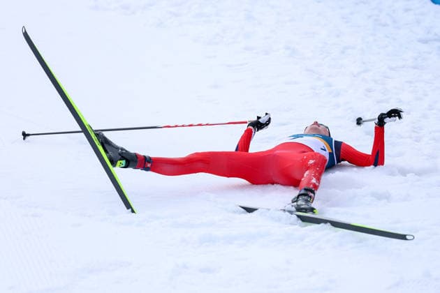 Olympische Winterspiele Milano Cortina 2026 Nordische Kombination Einzel Gundersen Normalschanze 10km am 11.02.2026 im Tesero Cross-Country Skiing Stadium in Cortina d™Ampezzo Jens Luraas Oftebro ( Norwegen ) gewinnt die Gold Medaille *** Olympic Winter Games Milano Cortina 2026 Nordic Combined Individual Gundersen Normal Hill 10km on 11 02 2026 at the Tesero Cross Country Skiing Stadium in Cortina d™Ampezzo Jens Luraas Oftebro Norway wins the gold medal xMSx