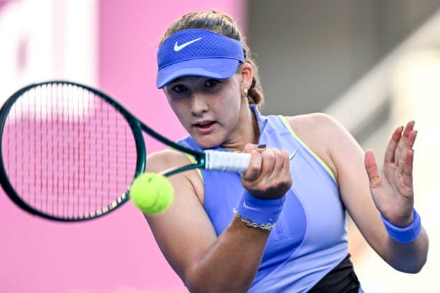 WTA, Tennis Damen QATAR TOTALENERGIES OPEN 2026-ROUND OF 16 Mirra Andreeva of Russia competes in her round of 16 match against Victoria Mboko of Canada during the WTA Qatar TotalEnergies Open 2026 tennis tournament at the Khalifa International Tennis Complex in Doha, Qatar, on February 11, 2026. ¨¨ DOHA Qatar Copyright: xNOUSHADx