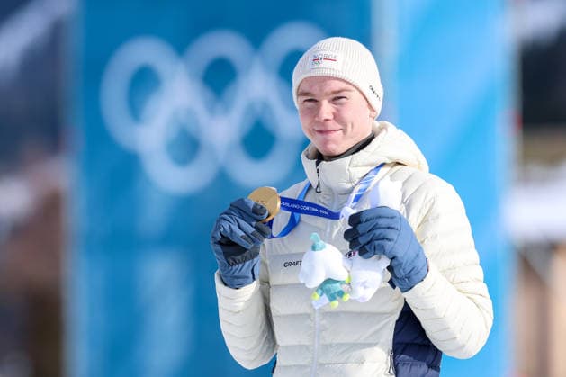 Olympische Winterspiele Milano Cortina 2026 Nordische Kombination Einzel Gundersen Normalschanze 10km am 11.02.2026 im Tesero Cross-Country Skiing Stadium in Cortina d™Ampezzo Jens Luraas Oftebro ( Norwegen ) gewinnt die Gold Medaille *** Olympic Winter Games Milano Cortina 2026 Nordic Combined Individual Gundersen Normal Hill 10km on 11 02 2026 at the Tesero Cross Country Skiing Stadium in Cortina d™Ampezzo Jens Luraas Oftebro Norway wins the gold medal xMSx