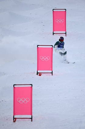 2026 WINTER Olympic Games, Olympische Spiele, Olympia, OS Jakara Anthony of Australia losses control during her 2nd run in the Freestyle Skiing Women™s Moguls final at the Livigno aerials and moguls park on day 5 of the 2026 Milano Cortina Winter Olympic Games in Sondrio, Italy, Wednesday, February 11, 2026. ( NO ARCHIVING, EDITORIAL USE ONLY MILANO LOMBARDY ITALY  Copyright: xDANxHIMBRECHTSx 20260212150194977736
