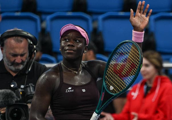 Qatar TotalEnergies Open 2026 - Day Four DOHA, QATAR FEBRUARY 11: Victoria Mboko of Canada wins against Mirra Anreeva in the Round of 16 on Day Four of the Qatar TotalEnergies Open, part of the Hologic WTA, Tennis Damen Tour, at the Khalifa International Tennis and Squash Complex on February 11, 2026 in Doha, Qatar. Doha Qatar  Copyright: xArturxWidakx originalFilename:widak-qatartot260211_np8QH.jpg