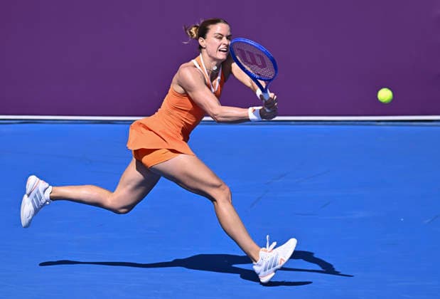 WTA, Tennis Damen Qatar TotalEnergies Open 2026-round of 16 - 11 Feb 2026 Maria Sakkari of Greece plays against Varvara Gracheva of France ( not in view) during the round of 16 match at the WTA Qatar TotalEnergies Open 2026 tennis tournament at the Khalifa International Tennis Complex. Maria Sakkari won against Varvara Gracheva 6-7,6-0.?? Doha Qatar Copyright: xNoushadxVariyattiyakkalx xSOPAxImagesx NVRITYAKAL1-007