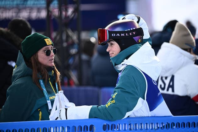 2026 WINTER Olympic Games, Olympische Spiele, Olympia, OS A devastated Jakara Anthony of Australia after losing control during her 2nd run in the Freestyle Skiing Women™s Moguls final at the Livigno aerials and moguls park on day 5 of the 2026 Milano Cortina Winter Olympic Games in Sondrio, Italy, Wednesday, February 11, 2026. ( NO ARCHIVING, EDITORIAL USE ONLY MILANO LOMBARDY ITALY  Copyright: xDANxHIMBRECHTSx 20260212120836706250