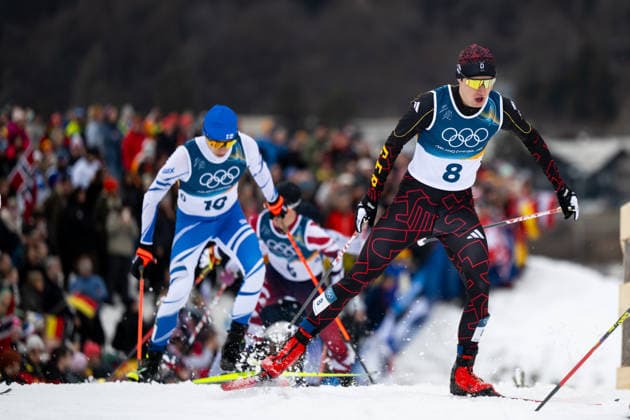 GEIGER Vinzenz (Deutschland), dahinter HIRVONEN Eero (Finnland), ITA, Olympische Spiele Milano Cortina 2026, Olympia, Nordische Kombination 10 km Gundersen, Langlauf, 11.02.2026 ITA, Olympische Spiele Milano Cortina 2026, Olympia, Nordische Kombination 10 km Gundersen, 11.02.2026 Tesero *** GEIGER Vinzenz Germany , behind HIRVONEN Eero Finland , ITA, Olympic Games Milano Cortina 2026, Olympic Games, Nordic Combined 10 km Gundersen, cross-country skiing, 11 02 2026 ITA, Olympic Games Milano Cortina 2026, Olympic Games, Nordic Combined 10 km Gundersen, 11 02 2026 Tesero Copyright: xEibner-Pressefoto Memmlerx EP_MMR