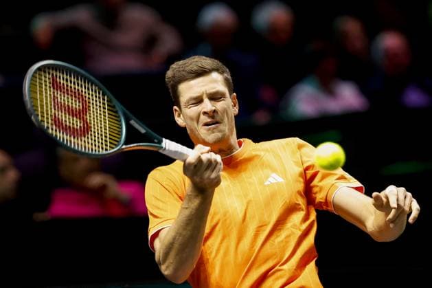 ROTTERDAM - Hubert Hurkacz (Poland) in action against Alexander Bublik (Kazakhstan) on the third day of the ABN AMRO tennis tournament in Ahoy Rotterdam. BAS CZERWINSKI ANP xVIxANPxSportx xxANPxIVx 550352971 originalFilename: 550352971.jpg