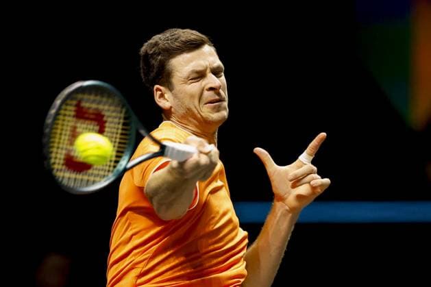 ROTTERDAM - Hubert Hurkacz (Poland) in action against Alexander Bublik (Kazakhstan) on the third day of the ABN AMRO tennis tournament in Ahoy Rotterdam. BAS CZERWINSKI ANP xVIxANPxSportx xxANPxIVx 550352978 originalFilename: 550352978.jpg