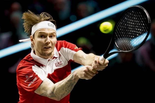 ROTTERDAM - Alexander Bublik (Kazakhstan) in action against Hubert Hurkacz (Poland) on the third day of the ABN AMRO tennis tournament in Ahoy Rotterdam. BAS CZERWINSKI ANP xVIxANPxSportx xxANPxIVx 550353127 originalFilename: 550353127.jpg