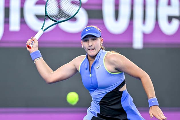 WTA, Tennis Damen Qatar TotalEnergies Open 2026-round of 16 in Doha - 11 Feb 2026 Mirra Andreeva of Russia plays against Victoria Mboko of Canada (not in view) during the round of 16 match at the WTA Qatar TotalEnergies Open 2026 tennis tournament at the Khalifa International Tennis Complex. Victoria Mboko won against Mirra Andreeva 6-3,3-6,7-6?? Doha Qatar Copyright: xNoushadxVariyattiyakkalx xSOPAxImagesx NVRITYAKAL2-28