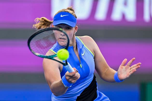 February 11, 2026, Doha, Qatar: Mirra Andreeva of Russia plays against Victoria Mboko of Canada (not in view) during the round of 16 match at the WTA, Tennis Damen Qatar TotalEnergies Open 2026 tennis tournament at the Khalifa International Tennis Complex. Victoria Mboko won against Mirra Andreeva 6-3,3-6,7-6? WTA Qatar TotalEnergies Open 2026-Round Of 16 In Doha - 11 Feb 2026  - ZUMAs197 20260211_aaa_s197_172 Copyright: xNoushadxVariyattiyakkalx