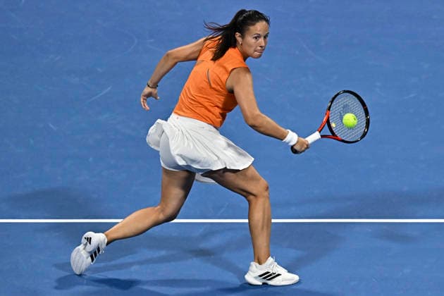 WTA, Tennis Damen QATAR TOTALENERGIES OPEN 2026-ROUND OF 16 Daria Kasatkina of Australia competes in her round of 16 match against Iga Swiatek of Poland during the WTA Qatar TotalEnergies Open 2026 tennis tournament at the Khalifa International Tennis Complex in Doha, Qatar, on February 11, 2026. ¨ ¨¨ DOHA Qatar Copyright: xNOUSHADx