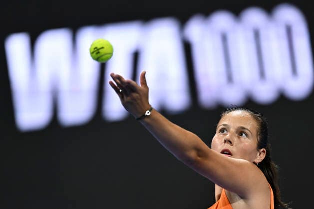 WTA, Tennis Damen QATAR TOTALENERGIES OPEN 2026-ROUND OF 16 Daria Kasatkina of Australia competes in her round of 16 match against Iga Swiatek of Poland during the WTA Qatar TotalEnergies Open 2026 tennis tournament at the Khalifa International Tennis Complex in Doha, Qatar, on February 11, 2026. ¨ ¨¨ DOHA Qatar Copyright: xNOUSHADx