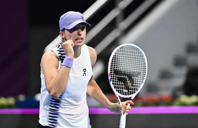 WTA, Tennis Damen QATAR TOTALENERGIES OPEN 2026-ROUND OF 16 Iga Swiatek of Poland competes in her round of 16 match against Daria Kasatkina of Australia during the WTA Qatar TotalEnergies Open 2026 tennis tournament at the Khalifa International Tennis Complex in Doha, Qatar, on February 11, 2026. ¨ ¨¨ DOHA Qatar Copyright: xNOUSHADx