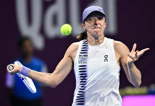 WTA, Tennis Damen QATAR TOTALENERGIES OPEN 2026-ROUND OF 16 Iga Swiatek of Poland competes in her round of 16 match against Daria Kasatkina of Australia during the WTA Qatar TotalEnergies Open 2026 tennis tournament at the Khalifa International Tennis Complex in Doha, Qatar, on February 11, 2026. ¨ ¨¨ DOHA Qatar Copyright: xNOUSHADx
