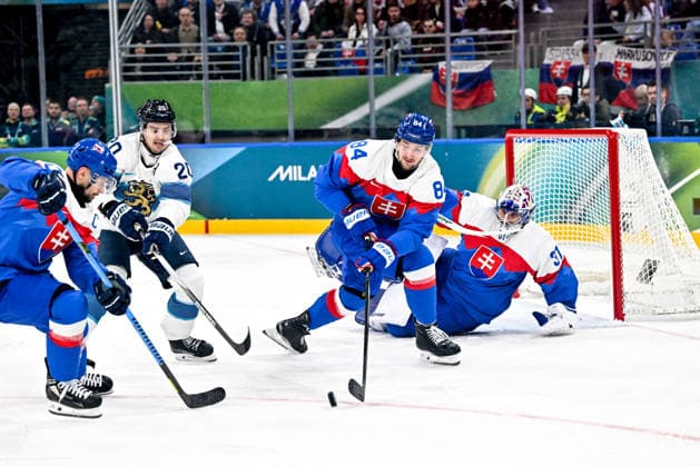 11 02 2026, Milano, Santa Giulia Ice hockey, Eishockey Arena, Winter Olympics: Slovakia - Finland (Ice Hockey), Pavol Regenda of Slovakia against Sebastian Aho of Finland Milano Santa Giulia Ice Hockey Arena Lombardy Italy *** 11 02 2026, Milano, Santa Giulia Ice Hockey Arena, Winter Olympics Slovakia Finland Ice Hockey , Pavol Regenda of Slovakia against Sebastian Aho of Finland Milano Santa Giulia Ice Hockey Arena Lombardy Italy Copyright: xJustPictures.ch AndreaxBrancax jp-en-AnBr-AB-AAB_125211022026
