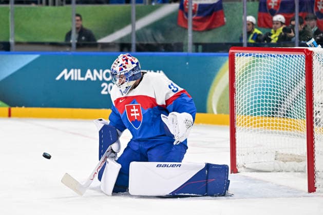 11 02 2026, Milano, Santa Giulia Ice hockey, Eishockey Arena, Winter Olympics: Slovakia - Finland (Ice Hockey), Samuel Hlavaj of Slovakia Milano Santa Giulia Ice Hockey Arena Lombardy Italy *** 11 02 2026, Milano, Santa Giulia Ice Hockey Arena, Winter Olympics Slovakia Finland Ice Hockey , Samuel Hlavaj of Slovakia Milano Santa Giulia Ice Hockey Arena Lombardy Italy Copyright: xJustPictures.ch AndreaxBrancax jp-en-AnBr-AB-AAB_150411022026