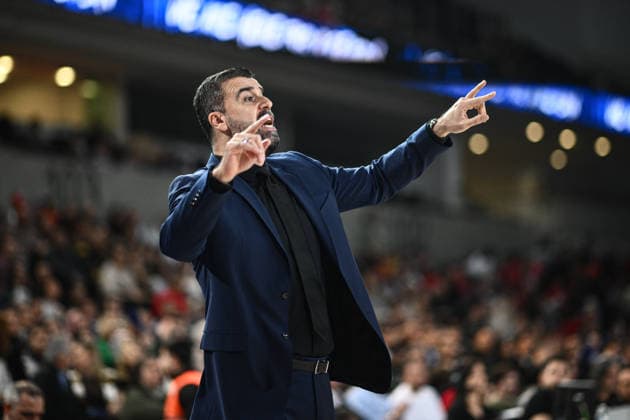 Turk Telekom v Niners Chemnitz - EuroCup ANKARA, TURKIYE - FEBRUARY 11: Erdem Can, head coach of Turk Telekom follows the BKT EuroCup round 18 match between Turk Telekom and Niners Chemnitz at Ankara Sports Hall in Ankara, Turkiye on February 11, 2026. Akin Celiktas Anadolu Ankara Turkey. Editorial use only. Please get in touch for any other usage.  Copyright: x2026xAnadoluxAkinxCeliktasx
