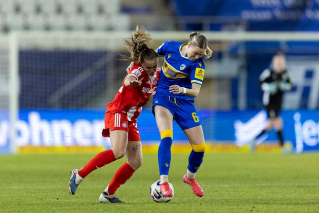 Google Pixel Frauen Bundesliga FC Carl Zeiss Jena vs FC Bayern München Jena 11 02 2026 Nike Andersson 6 FC Carl Zeiss Jena vs Georgia Stanway 31 FC Bayern München Google Pixel Frauen Bundesliga FC Carl Zeiss Jena vs FC Bayern München ad hoc arena im Ernst Abbe Sportfeld 11 02 2026 DFB REGULATIONS PROHIBIT ANY USE OF PHOTOGRAPHS AS IMAGE SEQUENCES AND OR QUASI VIDEO Copyright: xBEAUTIFULxSPORTS Duehringx